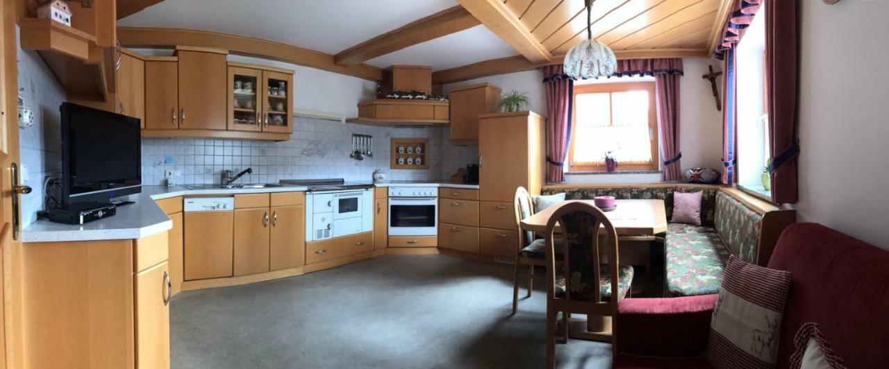 Biobergbauernhof Bergzeit Apartment In กอลด์เอก ภายนอก รูปภาพ