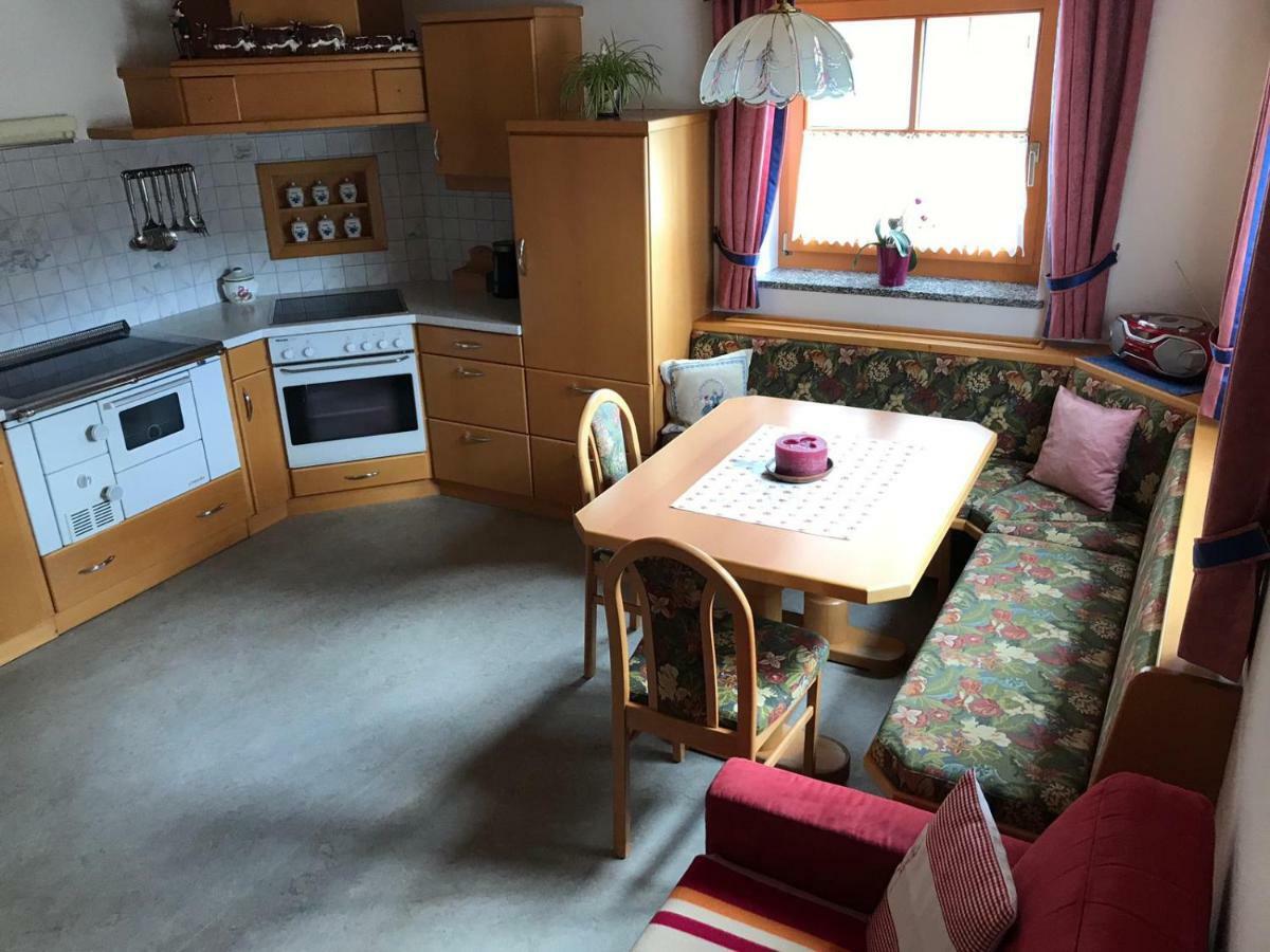 Biobergbauernhof Bergzeit Apartment In กอลด์เอก ภายนอก รูปภาพ