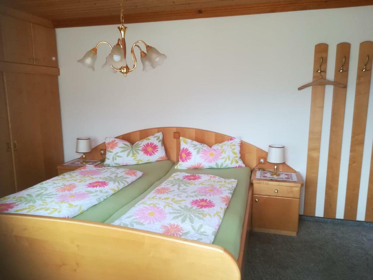 Biobergbauernhof Bergzeit Apartment In กอลด์เอก ภายนอก รูปภาพ